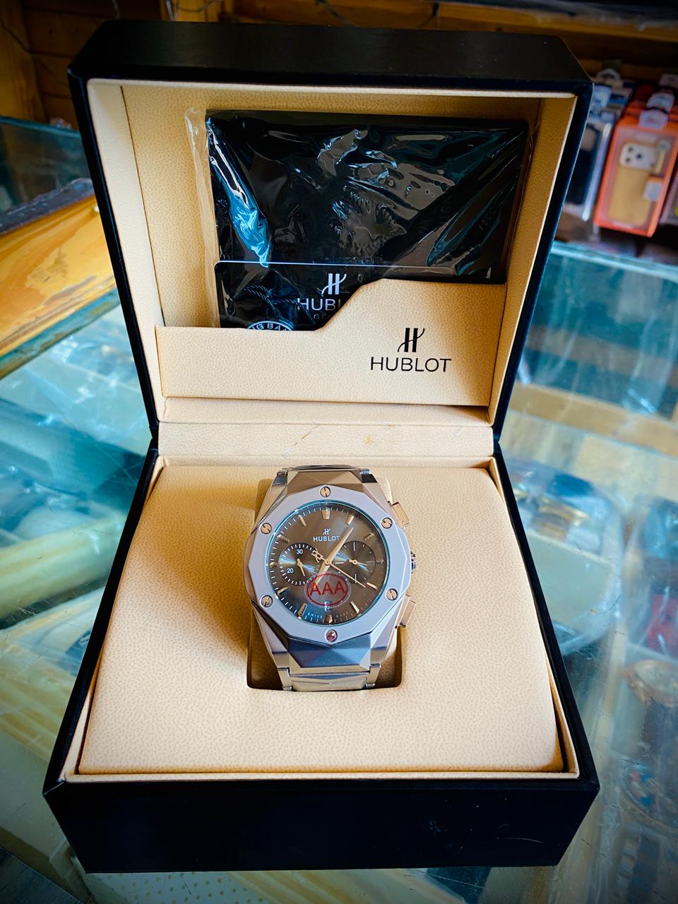 Hublot Style Premium Watch – Luxury Look, Unbeatable Price