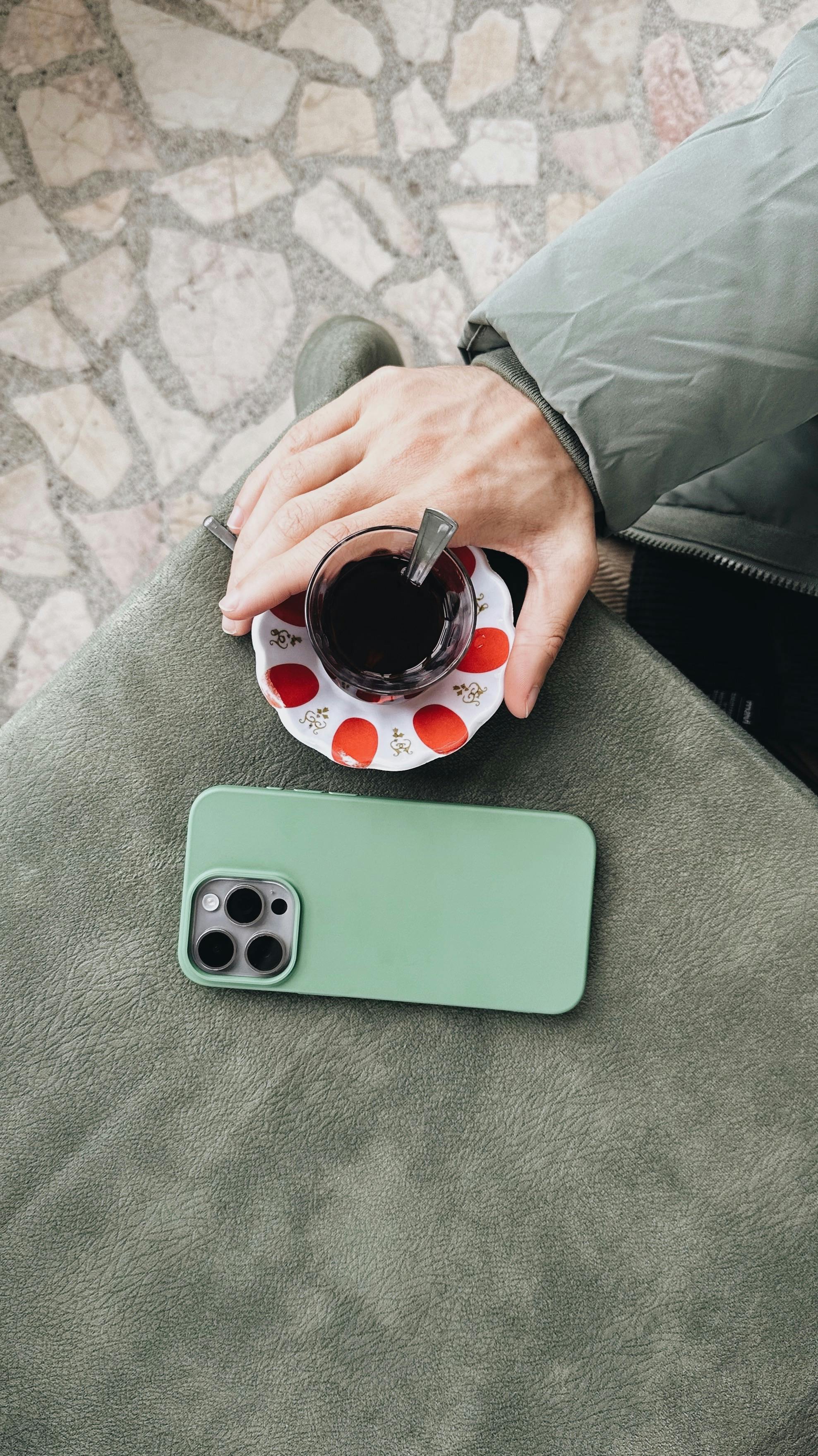 iPhone Clear Case – Show Off Your Phone, Not the Scratches